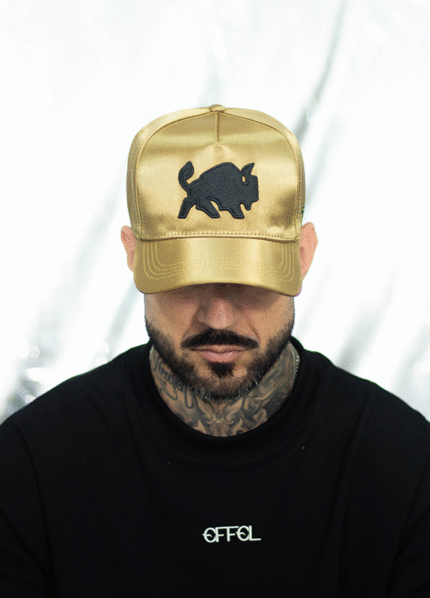 Boné Effel Cetim Dourado